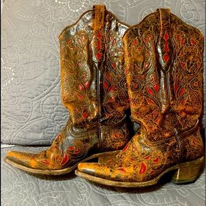 Corral boots